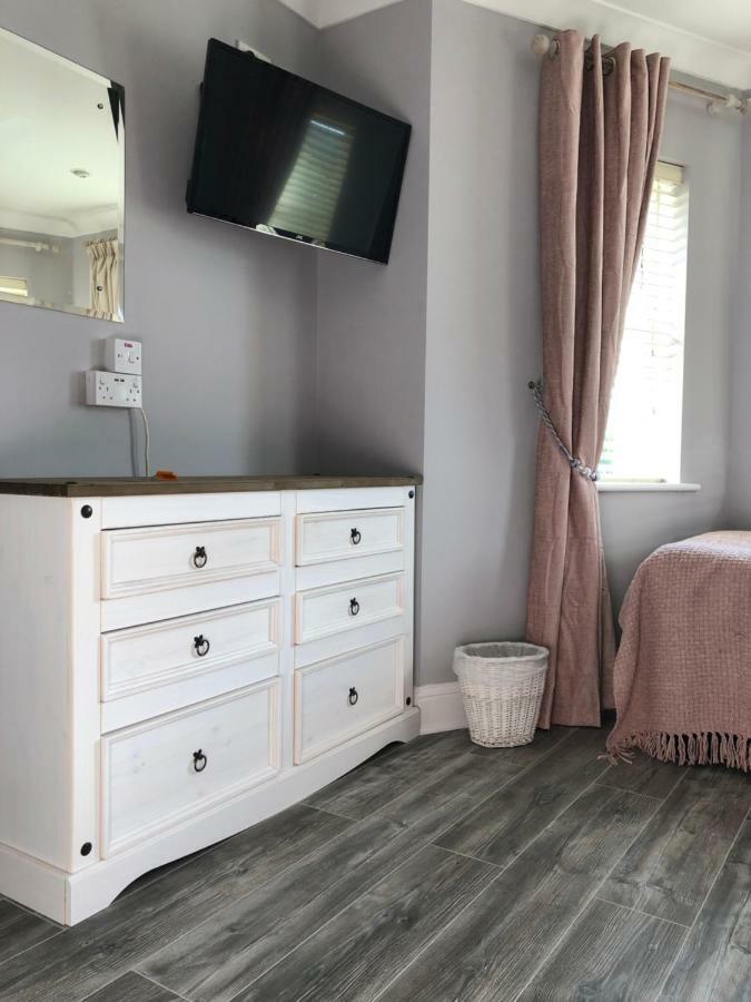골웨이 Amber Heights B&B 외부 사진