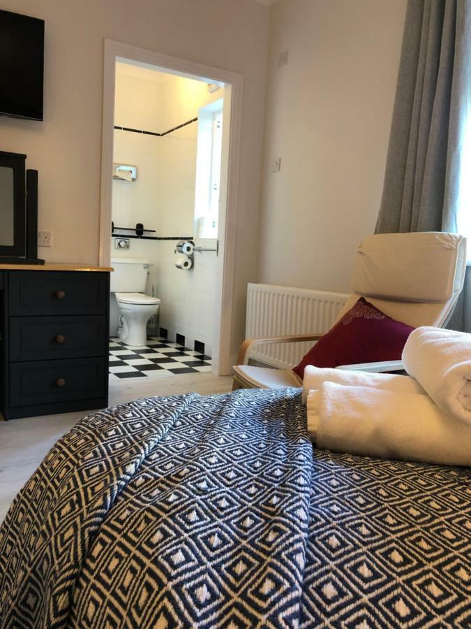 골웨이 Amber Heights B&B 외부 사진